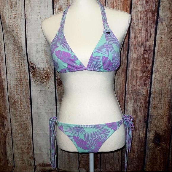 Roxy Other - Roxy bikini Large top Medium bottom